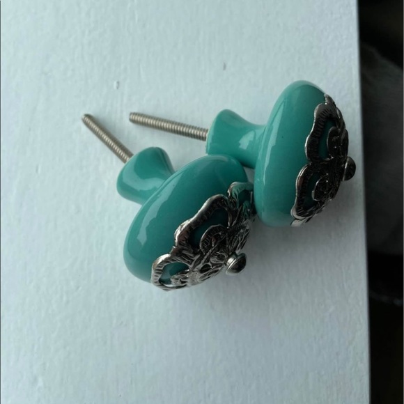 Set of 2 Turquoise Knobs - Picture 3 of 3